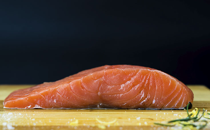 salmón crudo
